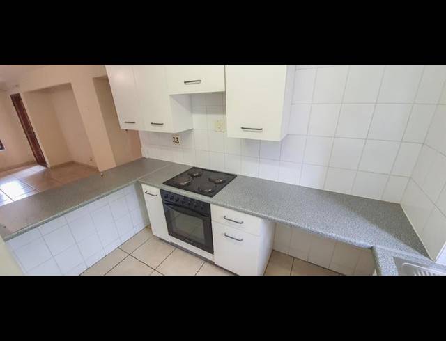 2 BEDROOM PROPERTY TO RENT IN SUNNINGHILL